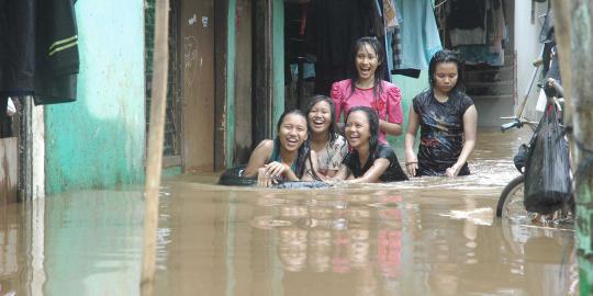 Banjir rendam seluruh kelurahan sekitar Ciliwung capai 4 meter