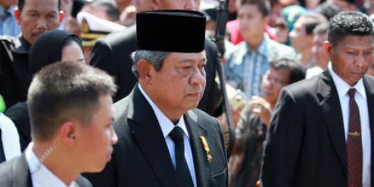 SBY sempat stres bukunya terlalu tebal