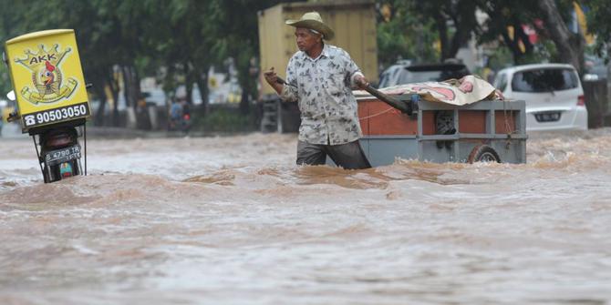 BPBD DKI Banjir Jakarta hari ini lebih besar dari minggu lalu