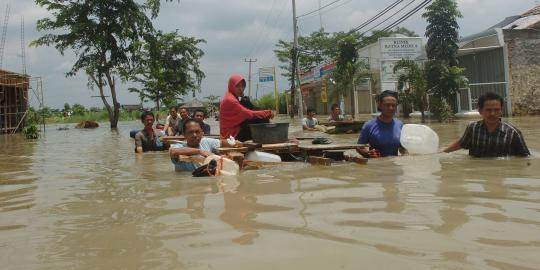 Di tahun 2013, bencana banjir dan longsor naik 300 persen