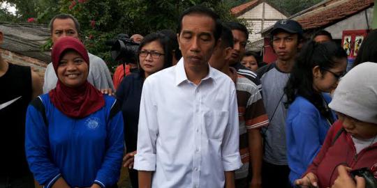 Korban banjir belum terima bantuan, ini pembelaan Jokowi