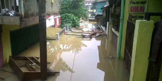 Baru dibersihkan, ratusan rumah di Pengadegan kembali kebanjiran