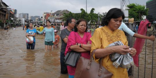 Banjir kembali meninggi di Kampung Pulo