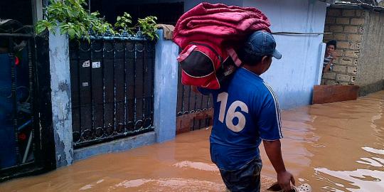Banjir 1,5 m di Total Persada Tangerang, ribuan warga mengungsi