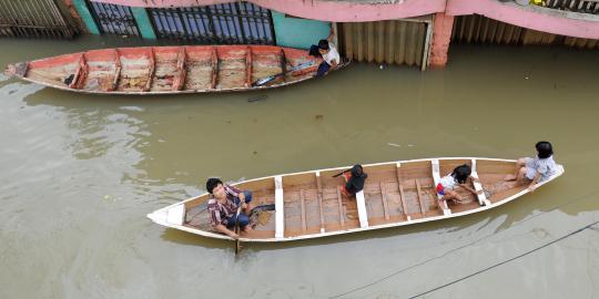 3 Titik tanggul Sungai Citarum di Rengasdengklok rawan jebol