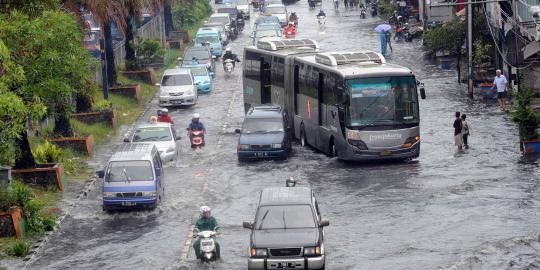 Jakarta dikepung banjir, 3 in 1 tak berlaku