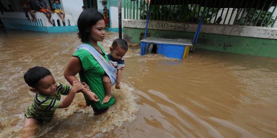 Terendam banjir, layanan SIM di Satpas Daan Mogot ditutup