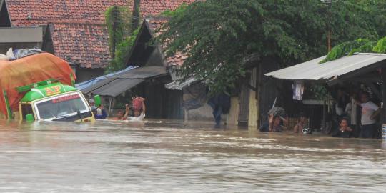 Parahnya banjir Pantura, ribuan rumah terendam, macet menggila