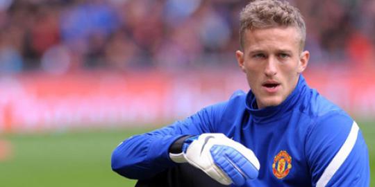 Lindegaard tegaskan bertahan di Old Trafford