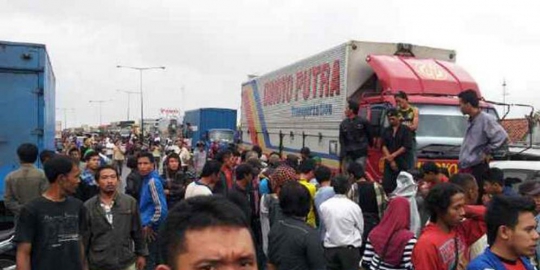 lintas di jalur pantura subang terputus rev1