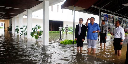 SBY blusukan ke Karawang, sambangi korban banjir