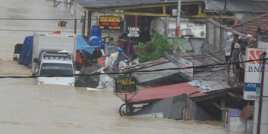 Subang masih dikepung banjir, ratusan warga ngungsi ke masjid