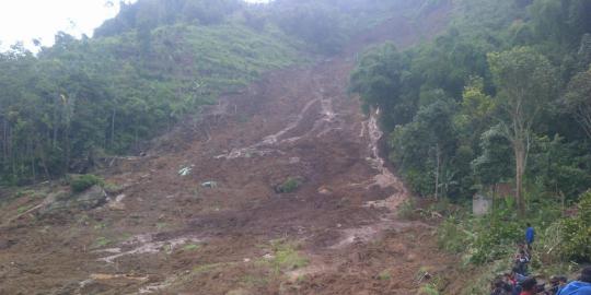 Tebing longsor di Kendal, 2 rumah rusak tertimbun