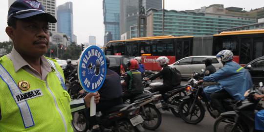 Aksi Polantas di Bundaran HI sosialisasikan budaya bersih suap