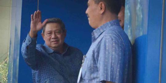 SBY kunjungi posko banjir Bekasi, warga histeris