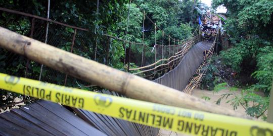 Ini jembatan putus di Banten, banyak orang tercebur