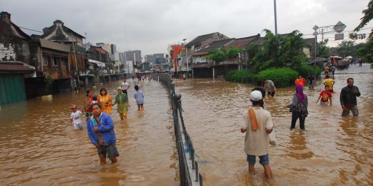 21 Titik genangan air masih kepung Jakarta, lalu lintas macet