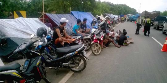 Warga panik dan ngungsi ke tol akibat broadcast 'Rano Karno'