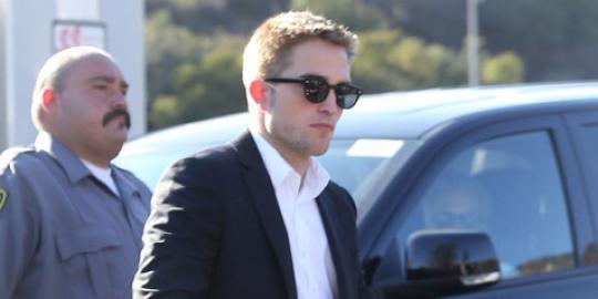 Mau tahu rahasia Robert Pattinson agar tetap ganteng?