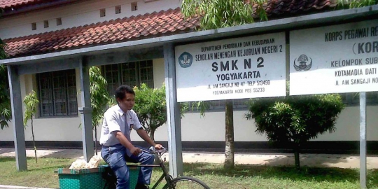 sekolah dari jualan slondok rev1