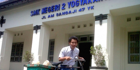kuliah di ugm atau uny rev1
