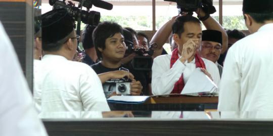 Jokowi dan Wapres sidak SMA 26, pedagang makanan diusir