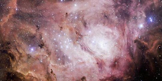 Indahnya pemandangan Lagoon Nebula di angkasa