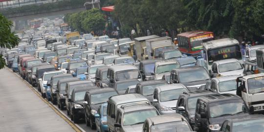 Ironi pengendara Jakarta, sudah salah malah marah