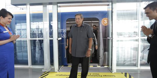 Tinjau Bandara Kualanamu, SBY naik Kereta ARS dari Stasiun Medan