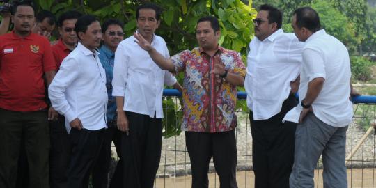 Saat gaya berpakaian Jokowi ditiru Rano Karno dkk