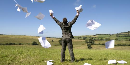 3 Survei ini sebut orang Indonesia paling bahagia di dunia