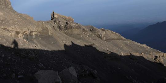 Tim SAR selamatkan dua pendaki Atmajaya kena longsor Merapi