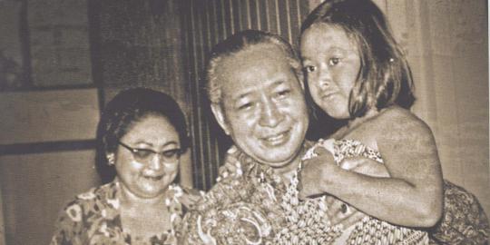 6 Tahun wafatnya Soeharto, cuma Titiek yang ziarah