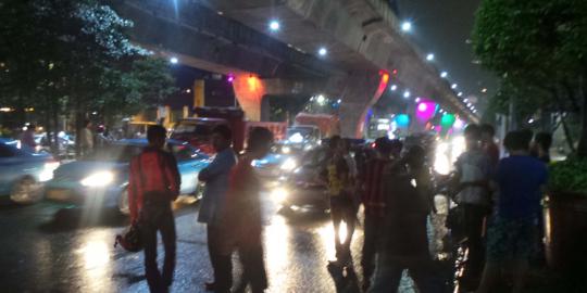 Kecelakaan pertama di JLNT, ibu hamil tertabrak, jatuh dan tewas