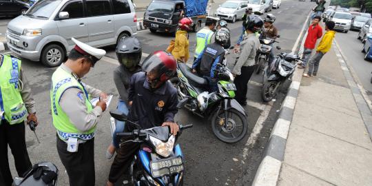 349 Pemotor yang nekat lewat JLNT ditilang polisi