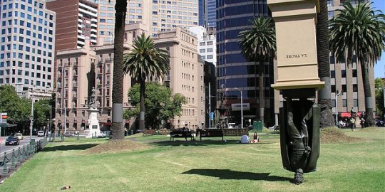 terbalik di la trobe australia rev2