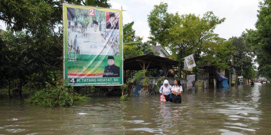 Terjebak banjir 3 pekan, ibu hamil cuma makan mi instan & telur