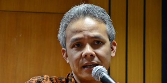 Ganjar serahkan jaket Harley dan piagam berornamen emas ke KPK