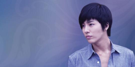 No Min Woo cium fans saat perform di Radio Star