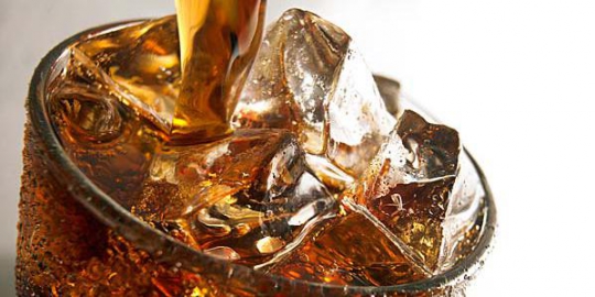 5 kandungan soda yang membahayakan kesehatan ginjal