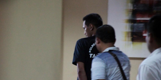 dan tusuk leher feby dengan pisau rev1