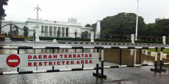 Banjir di depan Istana Merdeka surut, lalu lintas masih macet