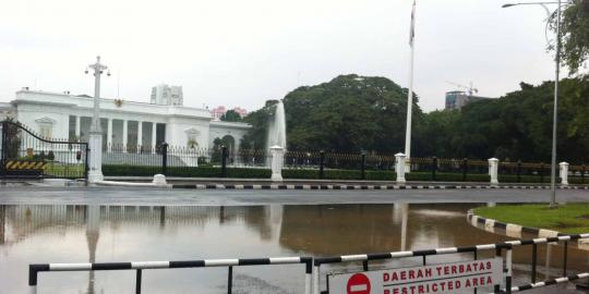 Ini komentar Jokowi soal banjir di depan kantor SBY