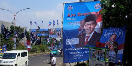 Spanduk dan baliho capres Demokrat bikin polusi mata di Bandung