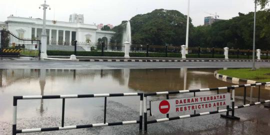 Ahok sebut sampah jadi penyebab banjir di Istana Presiden