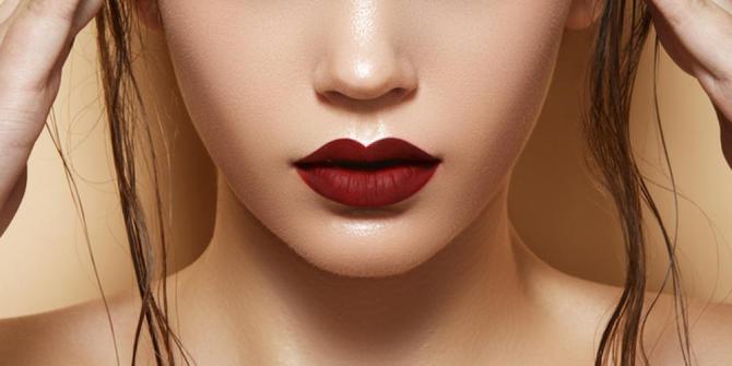Tampil cantik dan misterius dengan 5 trik lipstik berikut ...