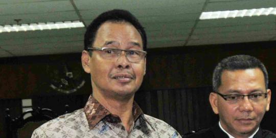 Tawar 'tarif' Akil, Hambit sempat dicemooh Chairun Nisa