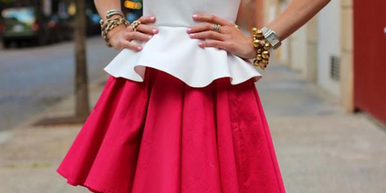 model peplum
