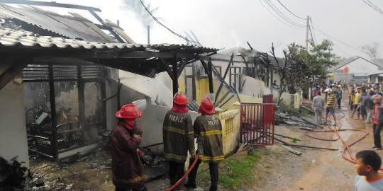 Asrama polisi di Palembang terbakar, 4 rumah hangus