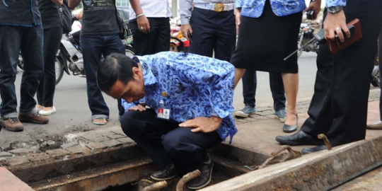 jokowi jakarta makin amburadul rev2